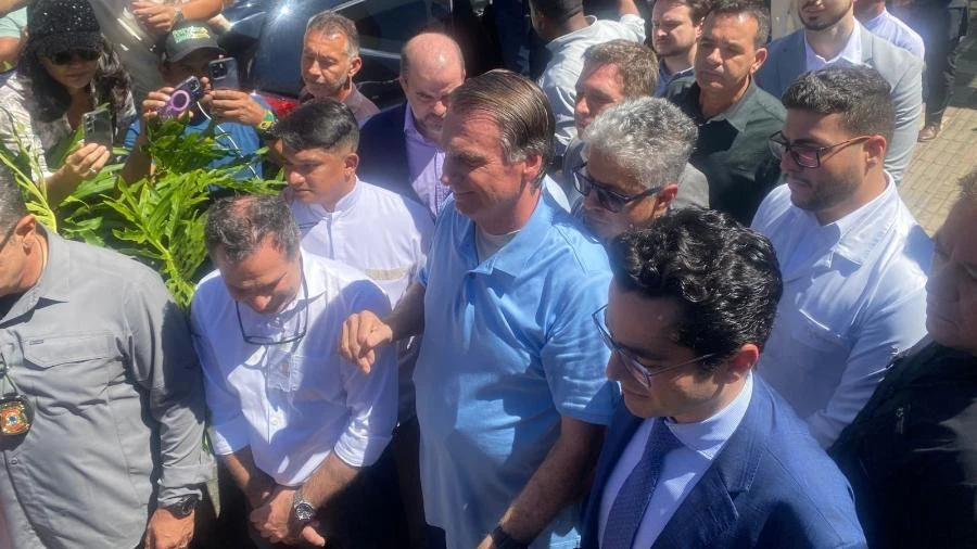 Bolsonaro teve alta do hospital, mas continua na UTI da política Josias de Souza