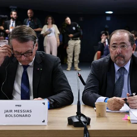Bolsonaro interferiu em relatório sobre urnas e saiu 'meio-termo', diz Cid