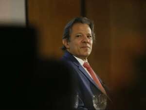 Haddad culpa a seca por alta na inflação e volta a defender queda dos juros