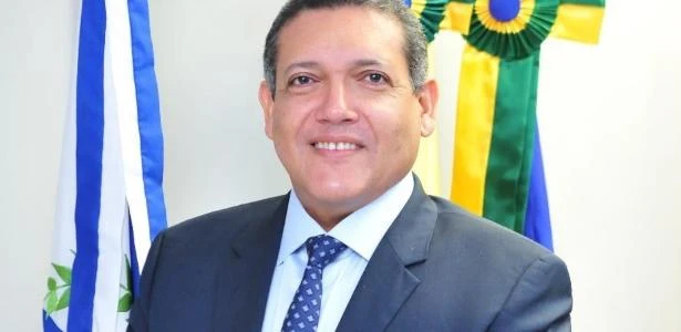 Bolsonaro confirma indicação de Kassio ao STF: '2ª vaga será de evangélico'