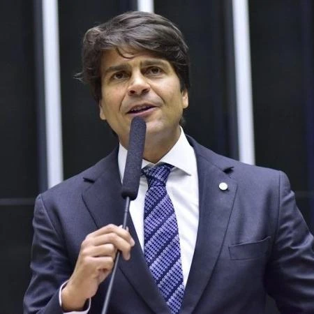 Reforma administrativa discutirá supersalários, mas não estabilidade