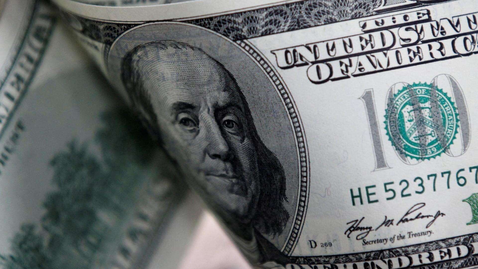 Dólar volta a subir e supera os R$ 5,90 após resultados nos EUA e anúncio de Gleisi Hoffmann