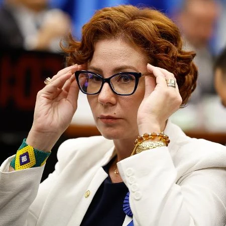 Zambelli gastou R$ 70 mil de verba pública para visitar o marido no Ceará