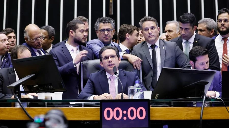 Em ?gincana? para reocupar cadeira, Motta negociou até no banheiro Thais Bilenky