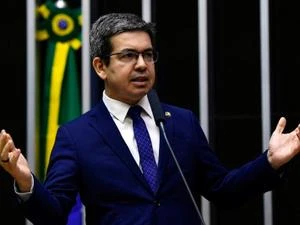 Petista sugere a ministros que troquem Mickey e Pateta pela Amazônia