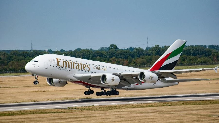 Maior avião de passageiros do mundo precisa voltar a Guarulhos após falha