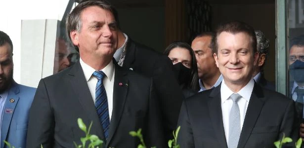Na TV, Russomanno mostra Bolsonaro; Tatto tem Lula, e Covas, o avô