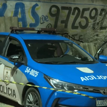 PMs são mortos dentro de viatura em Nova Iguaçu; armas foram roubadas