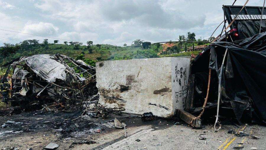 Motorista de carreta de acidente em MG fugiu para o Espírito Santo, diz PRF