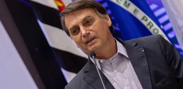 Após polêmica, Bolsonaro faz recomendação sobre covid-19 nas redes sociais