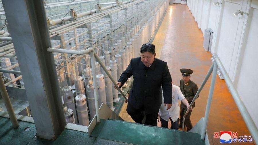 Kim Jong-un diz que pode usar arma nuclear contra Coreia do Sul após ameaça