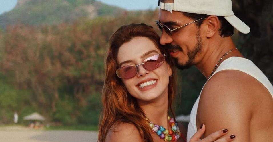 Por que Giovanna Lancellotti estava na mesa da Beija-Flor durante apuração