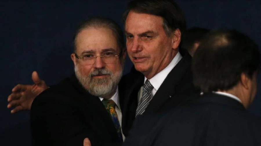 Aras diz que Bolsonaro deu 