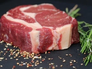 Preço da carne castiga consumidor, mas quem investe em ações se dá bem