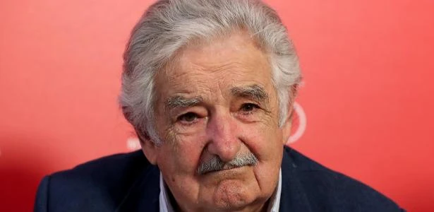 Ex-presidente uruguaio Mujica renuncia ao Senado e deixa política ativa