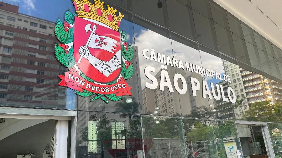 Vereadores ampliam para 30 dias licença-paternidade para servidores de SP