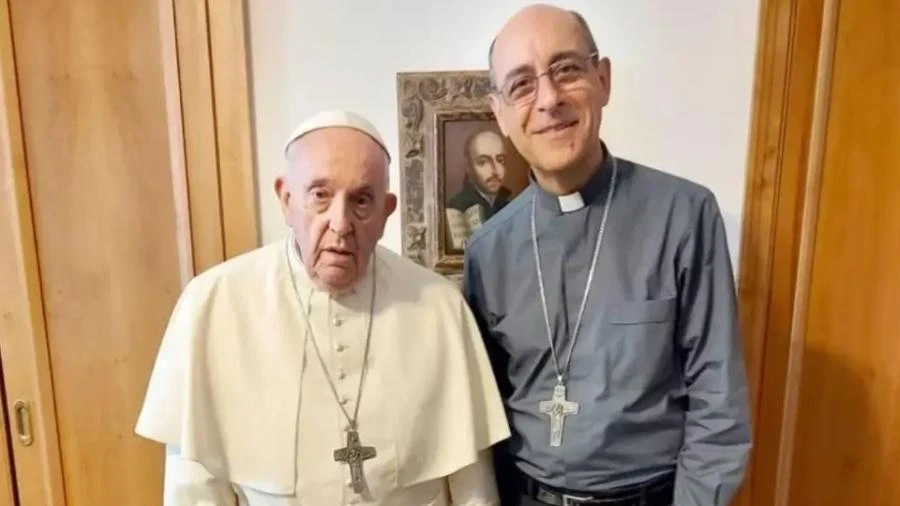 Braço direito de Francisco diminuiu chance de ser papa após bênçãos a LGBTs Coluna de Amanda Cotrim