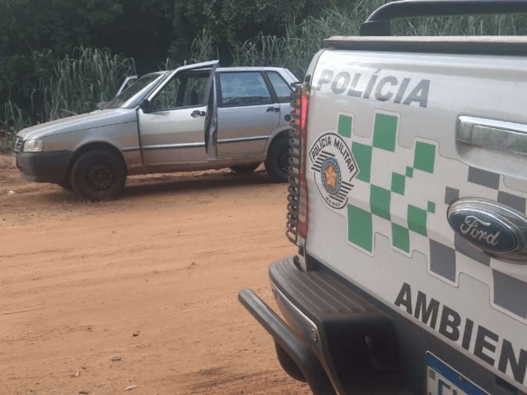 Polícia multa pescador e apreende peixes durante pesca proibida em Paulicéia