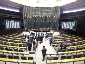 Câmara aprova texto-base de projeto que aumenta cargos comissionados no STF