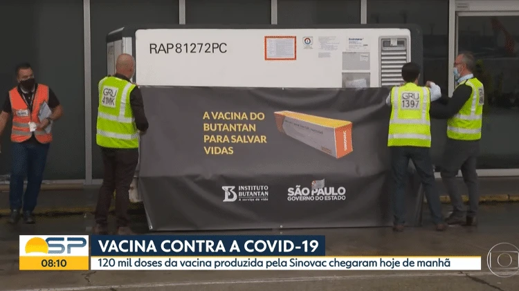 Primeiro lote da CoronaVac chega ao Brasil