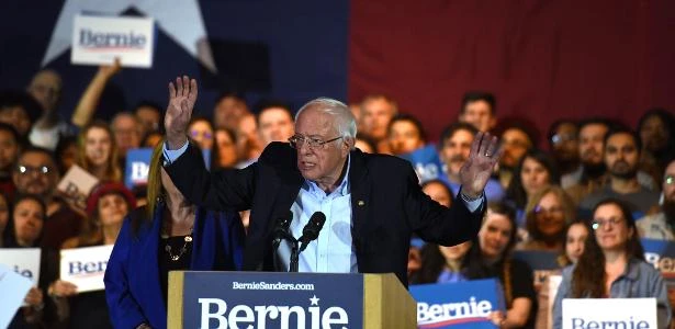 Bernie Sanders diz que aceitaria cargo no governo Biden