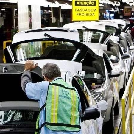 Alckmin diz que venda de carro de entrada subiu 28% após governo zerar IPI