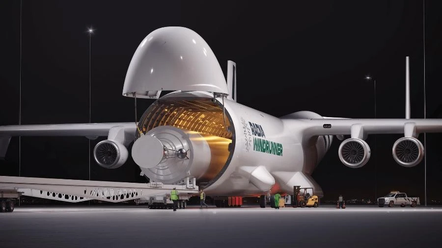 Startup dos EUA quer criar maior o avião do mundo para levar caças inteiros