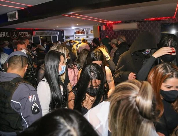 Festa clandestina com 364 pessoas é encerrada em São Paulo