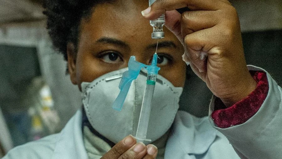 Covid: Brasil atinge 24,1 mi vacinados com duas doses, 11,4% da população