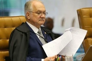 Fachin nega pedido dos irmãos Efromovich para sair da prisão domiciliar