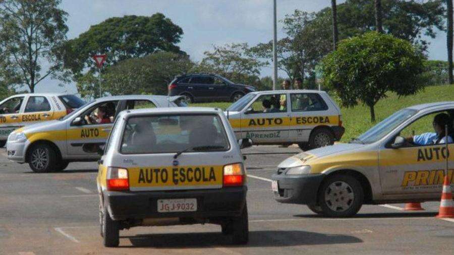 Detran-SP ignora decisão judicial e filma provas de direção, diz associação