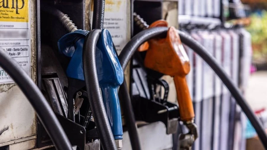 Governo anuncia corte de parte do subsídio do diesel a partir de hoje