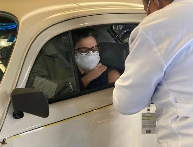 Sandra Annenberg recebe primeira dose da vacina contra a Covid-19: 