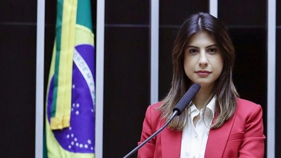 Deputada Camila Jara (PT) é diagnosticada com câncer e pede licença