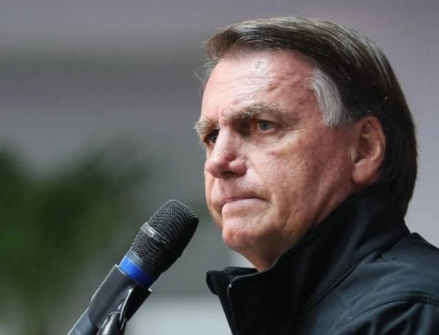 Jair Bolsonaro apresenta 'boa evolução clínica', mas segue sem previsão de alta da UTI