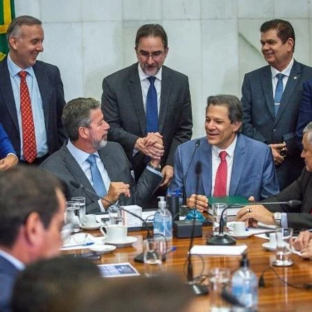 Congresso quer minar Governo Lula, mas atinge cruelmente o Brasil André Santana