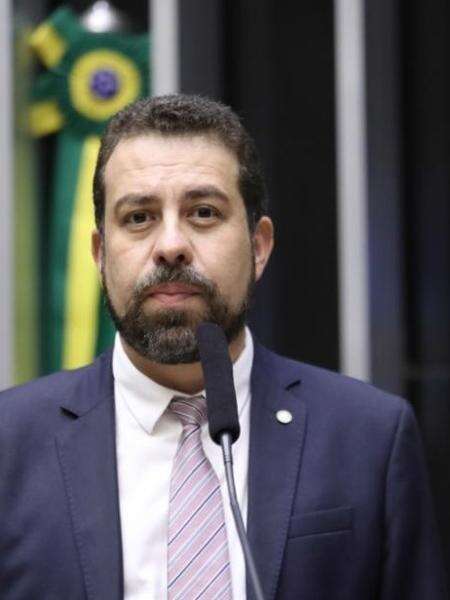 Boulos aciona MPF contra produtora Brasil Paralelo por material em escolas