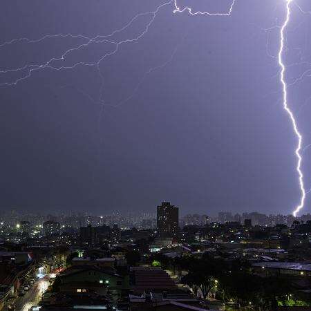 Frente fria traz chuva, mas calor não vai embora: veja previsão do tempo