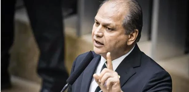 Apesar de travar Câmara, base 'topa' votar de 2ª a 6ª, diz líder do governo