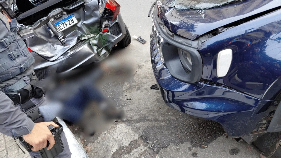 Perseguição policial termina com homem ferido e batida nos Jardins, em SP