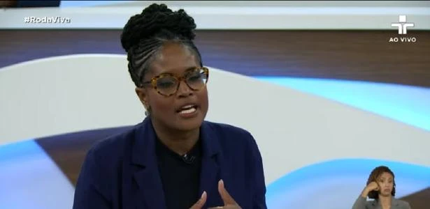 Djamila: 'Brasil foi fundado em cima do sangue negro e indígena'
