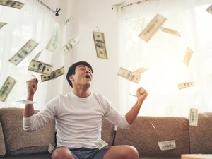 Com juros altos, investimentos prometem fazer seu dinheiro dobrar em 5 anos Sílvio Crespo