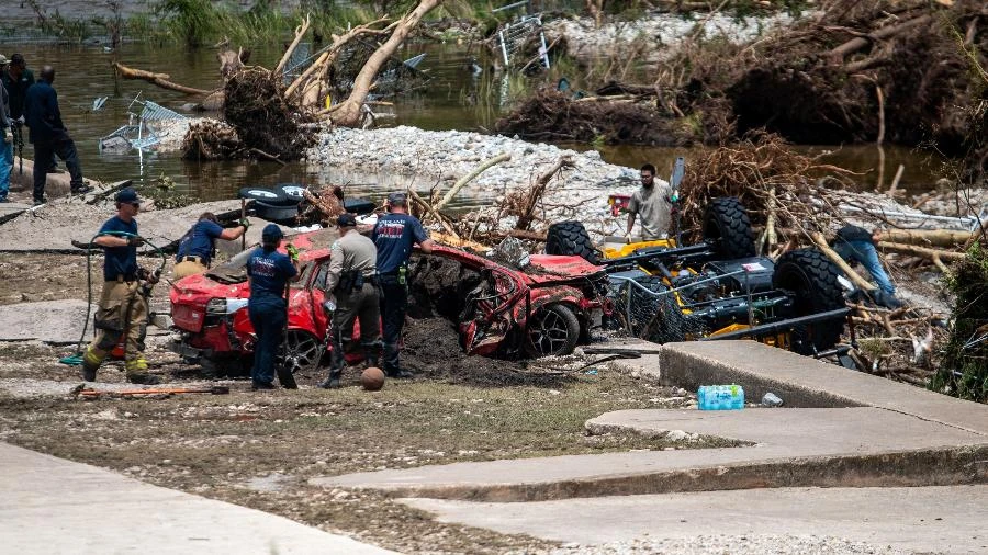 Após dezenas de mortes, Texas busca desaparecidos à espera de mais chuva