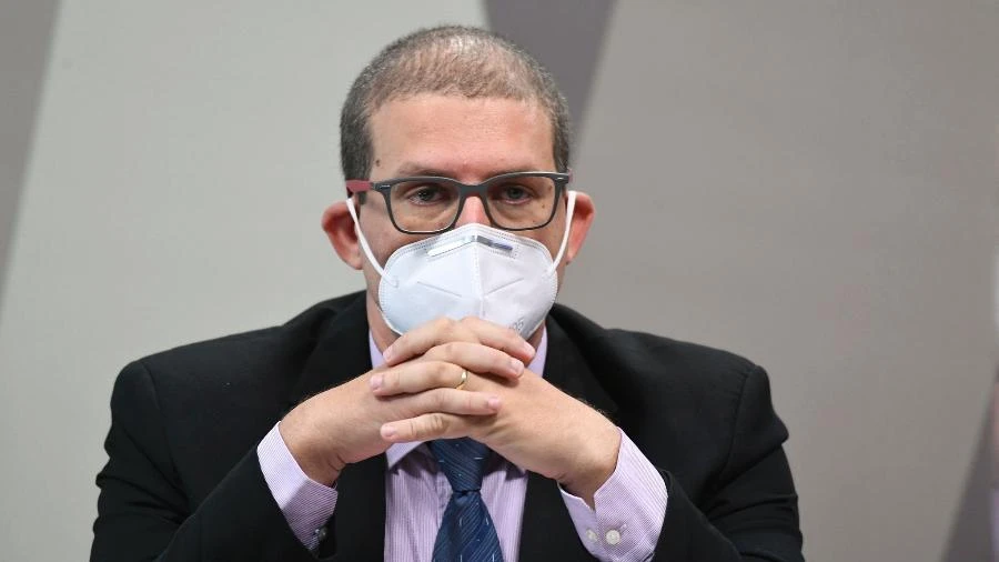 'Postura do presidente da República é a pior de todas', diz Hallal à CPI