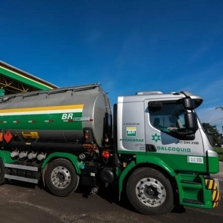 Petrobras anuncia R$ 4,9 bi para ampliar capacidade de refinaria em PE Graciliano Rocha