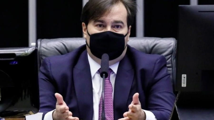 'Nenhum nome do centro tem musculatura sozinho para enfrentar Lula ou Bolsonaro', diz Rodrigo Maia
