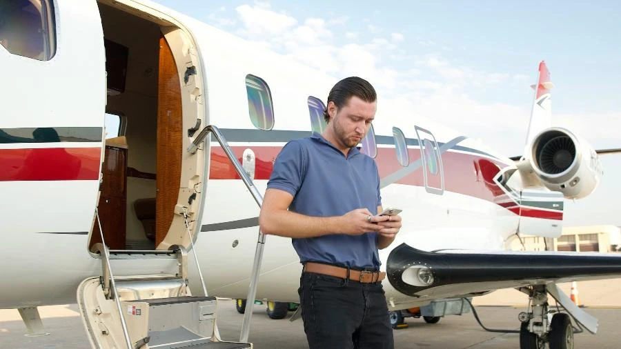 Vai voar? Como saber se o avião e a empresa são confiáveis Alexandre Saconi