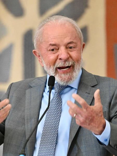 Depois do ovo, Lula diz que 'alguém está ganhando muito' com o preço do gás