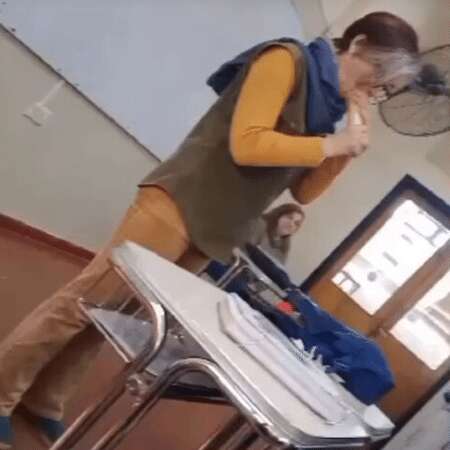 Argentina: mulher ensina a pôr camisinha com a boca em escola; pais reagem