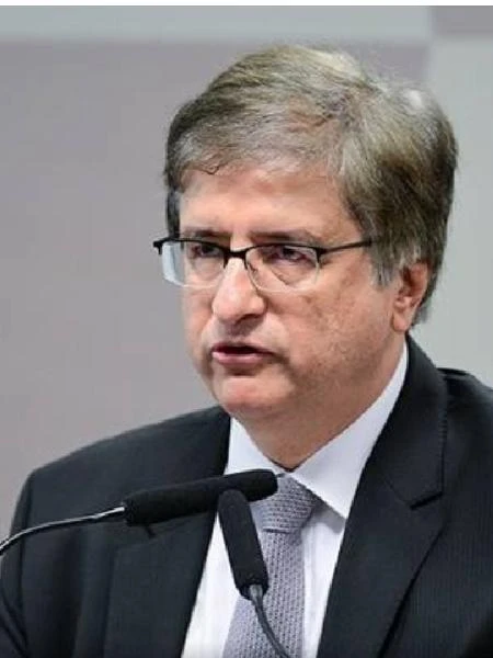Gonet dá parecer favorável à lei do AM que proíbe menores em paradas gay Carlos Madeiro